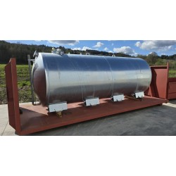 En stock : citerne sur berce en acier galvanisé