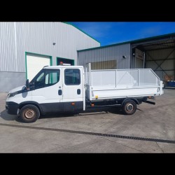 Oct 2026 : benne arrière avec rehausses sur camion IVECO