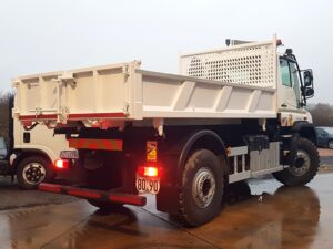 Tribenne sur camion UNIMOG
