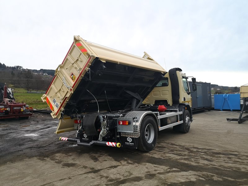 Tribenne sur camion UNIMOG Tribenne sur camion UNIMOG