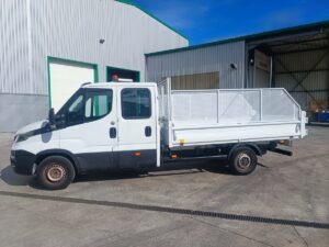 Oct 2026 : benne arrière avec rehausses sur camion IVECO