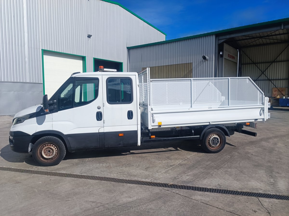 Oct 2026 : benne arrière avec rehausses sur camion IVECO