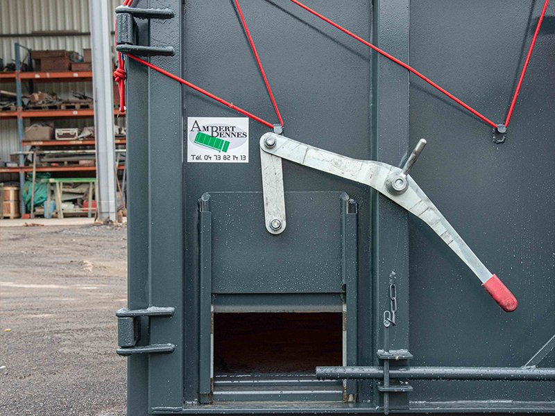 Février 2020 - benne TP avec porte hydraulique Février 2020 - benne TP avec porte hydraulique